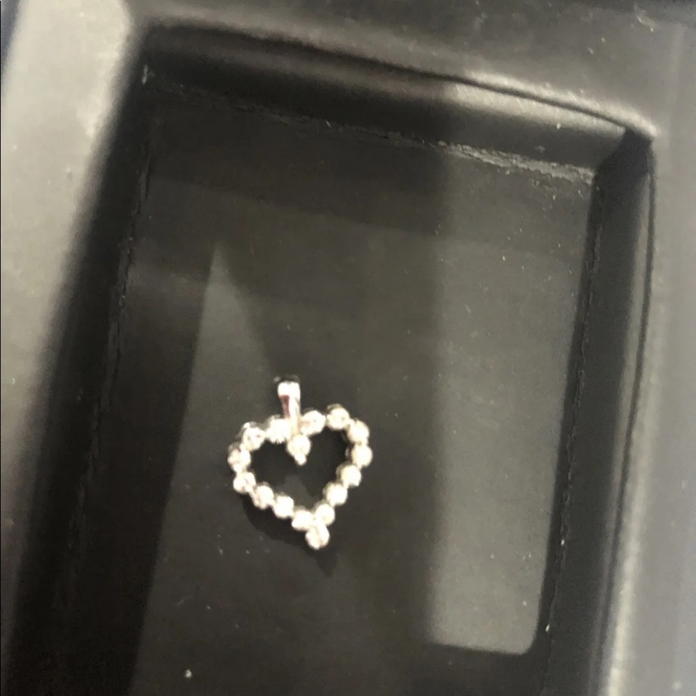 Diamond heart pendant - Picture 7 of 7